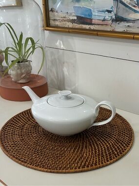 Teapot  Hutschenreuther Selb Favorit Bavaria Germany VintageWhite  Teapot 32 oz